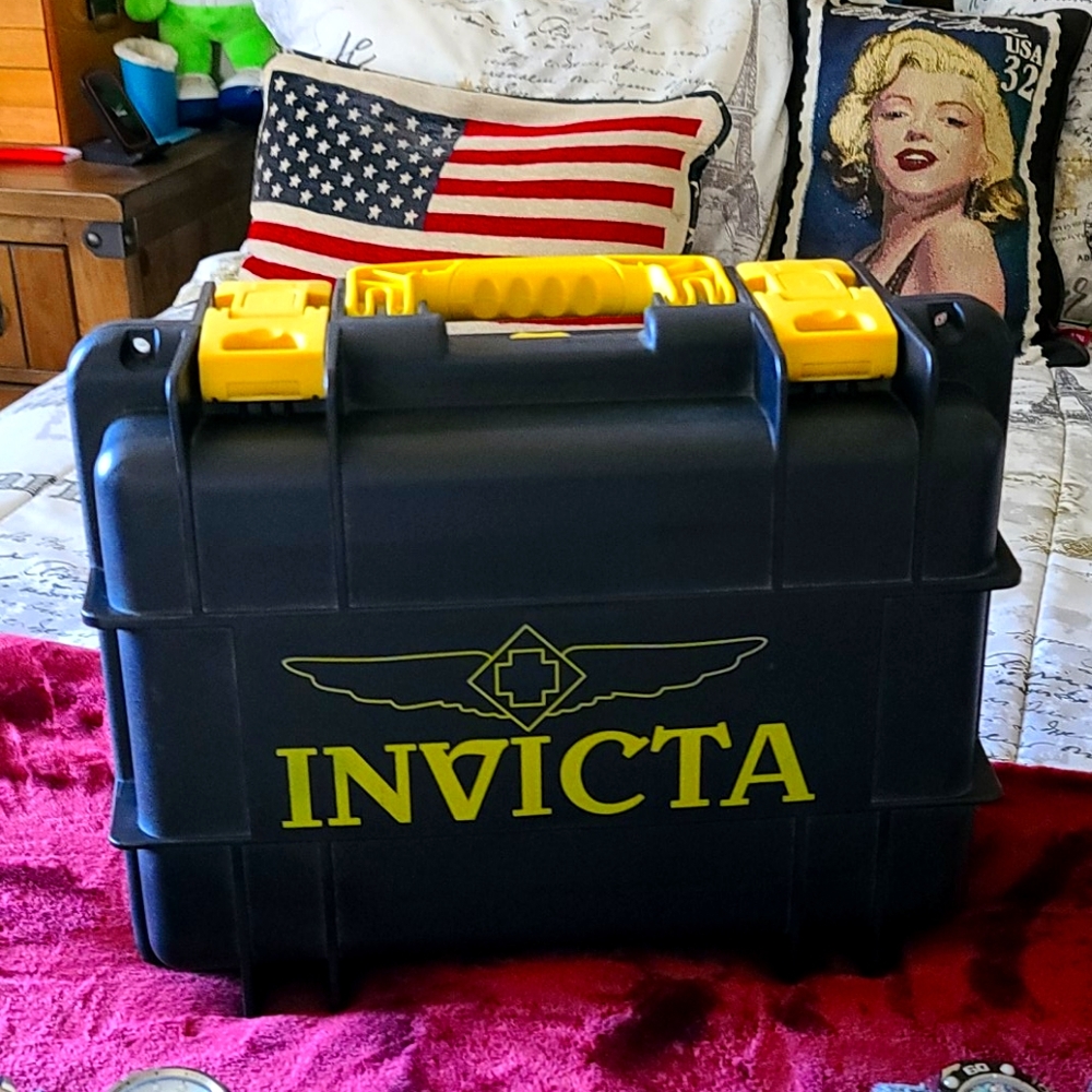 Watch case